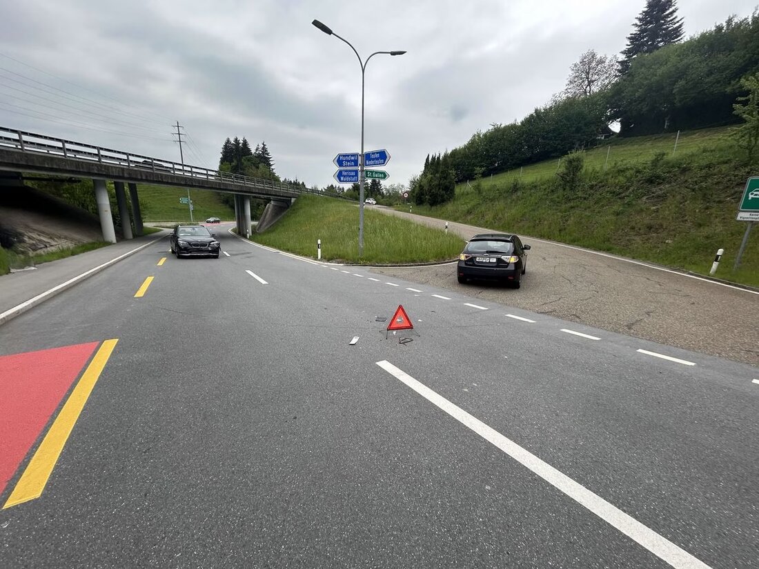 Am 7. Mai 2025 kam es in Niederteufen zu einem Verkehrsunfall zwischen zwei Autos. Es entstand Sachschaden, aber keine Verletzten.