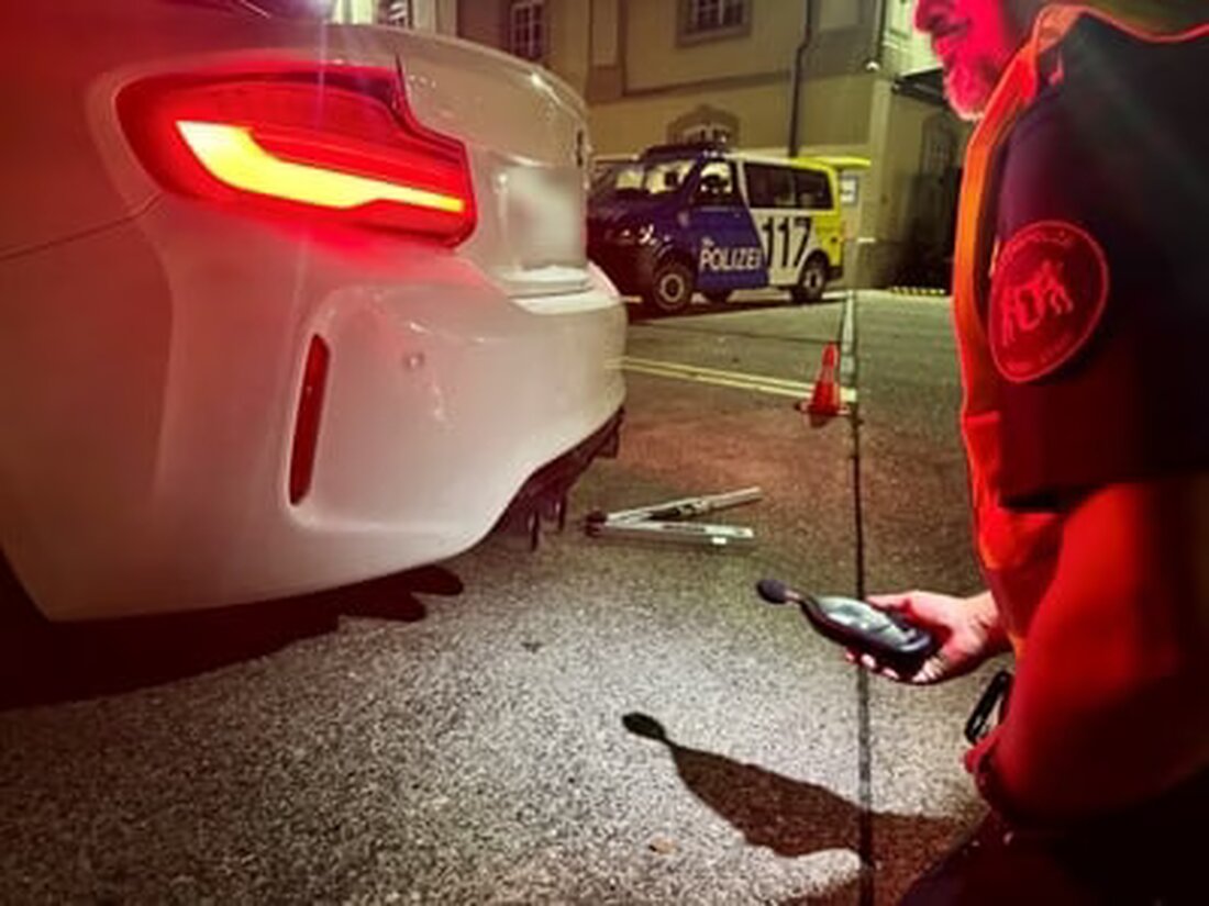 Die Kantonspolizei Basel-Stadt kontrollierte am 29. August 2025 vier Fahrzeuge wegen Lärm- und Technikverstössen, um die Sicherheit zu gewährleisten.