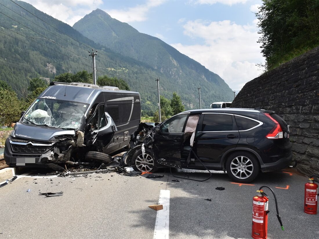 Im Jahr 2024 verzeichnete Graubünden einen Rückgang bei Verkehrsunfällen mit Getöteten und Motorrädern, trotz steigender Unfälle unter Alkoholeinfluss.