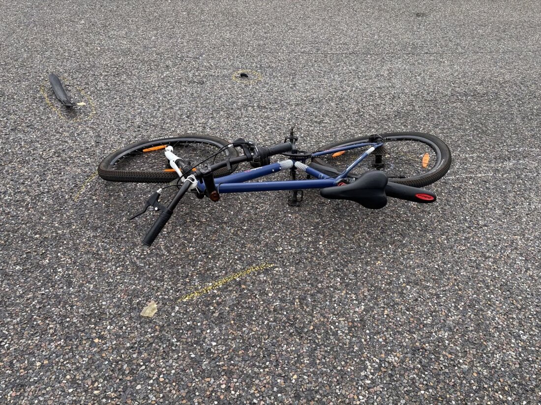 Am 08.09.2025 kam es in Rorschach zu einem Verkehrsunfall zwischen Auto und Velo. Eine 19-Jährige wurde leicht verletzt.