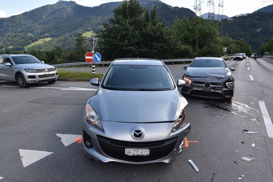 Am Mittwochnachmittag kam es in Maienfeld zu einem Verkehrsunfall, bei dem eine 22-jährige Frau leicht verletzt wurde.
