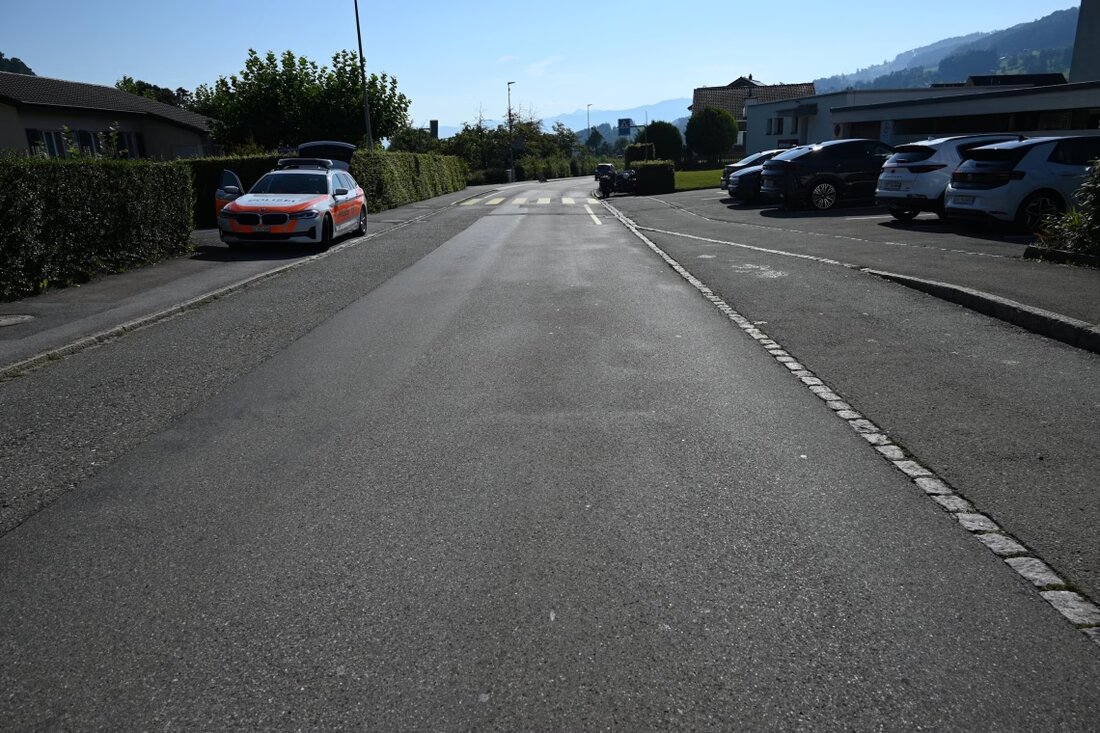 Am 26.08.2025 verletzte sich ein 9-jähriges Mädchen bei einem Verkehrsunfall zwischen Motorrad und Fahrrad in Thal.
