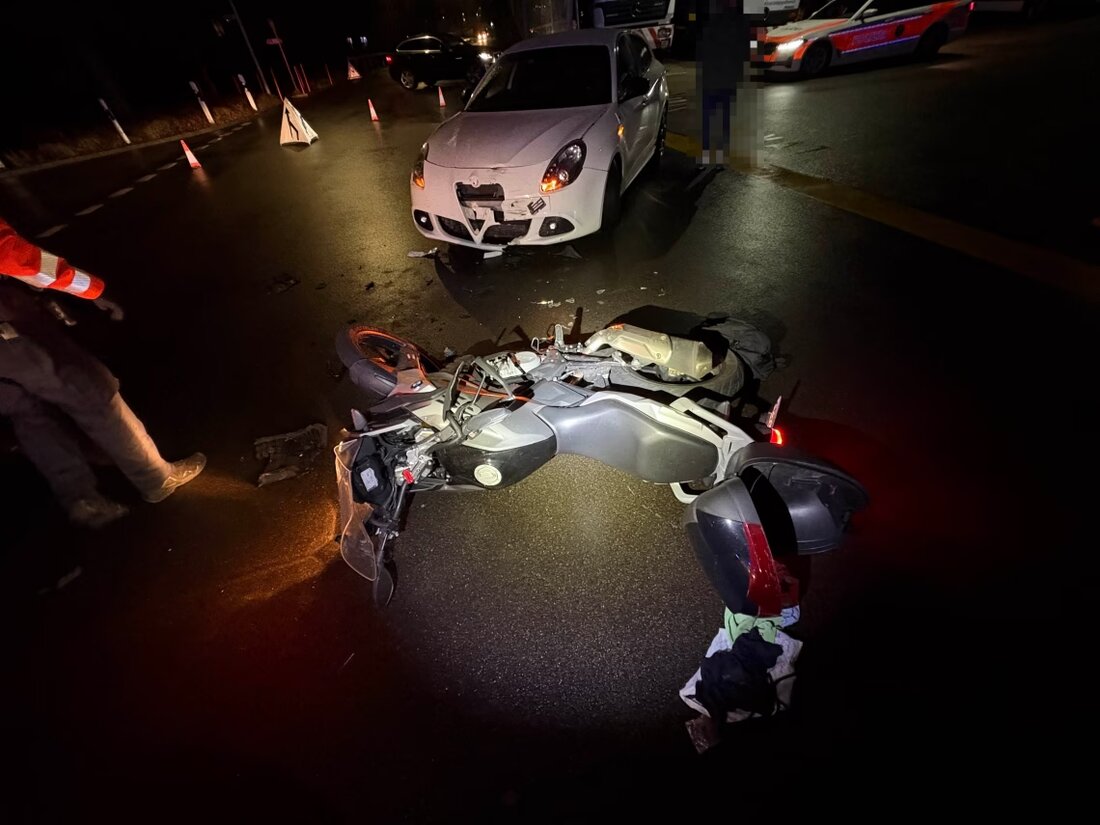 Am 06.02.2025 kam es in Wil zu einem Verkehrsunfall zwischen einem Auto und einem Motorrad. Ein Fahrer wurde verletzt.