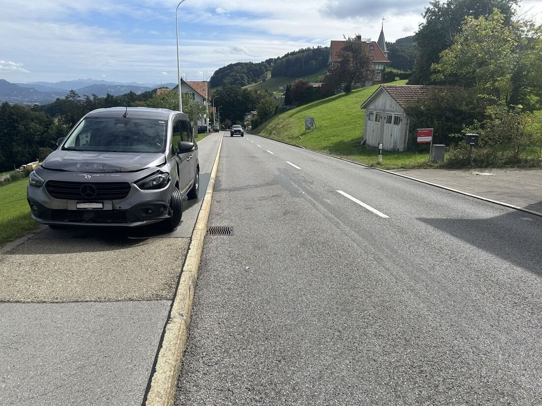 Am 17. September 2025 kam es in Wolfhalden zu einer Auffahrkollision zwischen zwei Autos. Glücklicherweise gab es keine Verletzten.