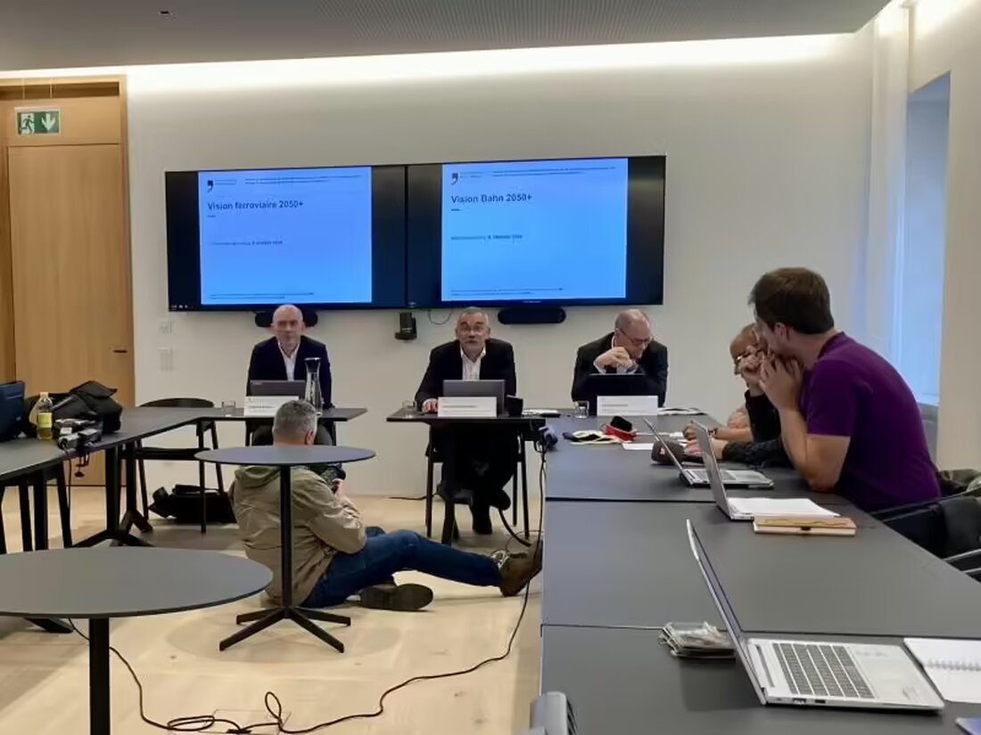 Der Kanton Freiburg plant mit der Vision Bahn 2050+ eine verbesserte Anbindung, höhere Frequenzen und optimierte Verbindungen für Pendler.