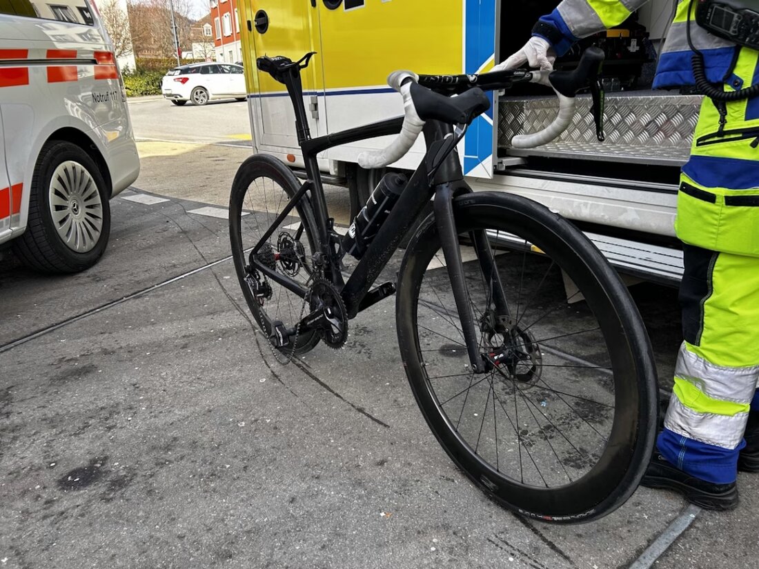 Am Samstag in Wattwil kam es um 11:40 Uhr zu einem Zusammenstoß zwischen einem Auto und einem Rennvelo. Der Radfahrer wurde leicht verletzt.