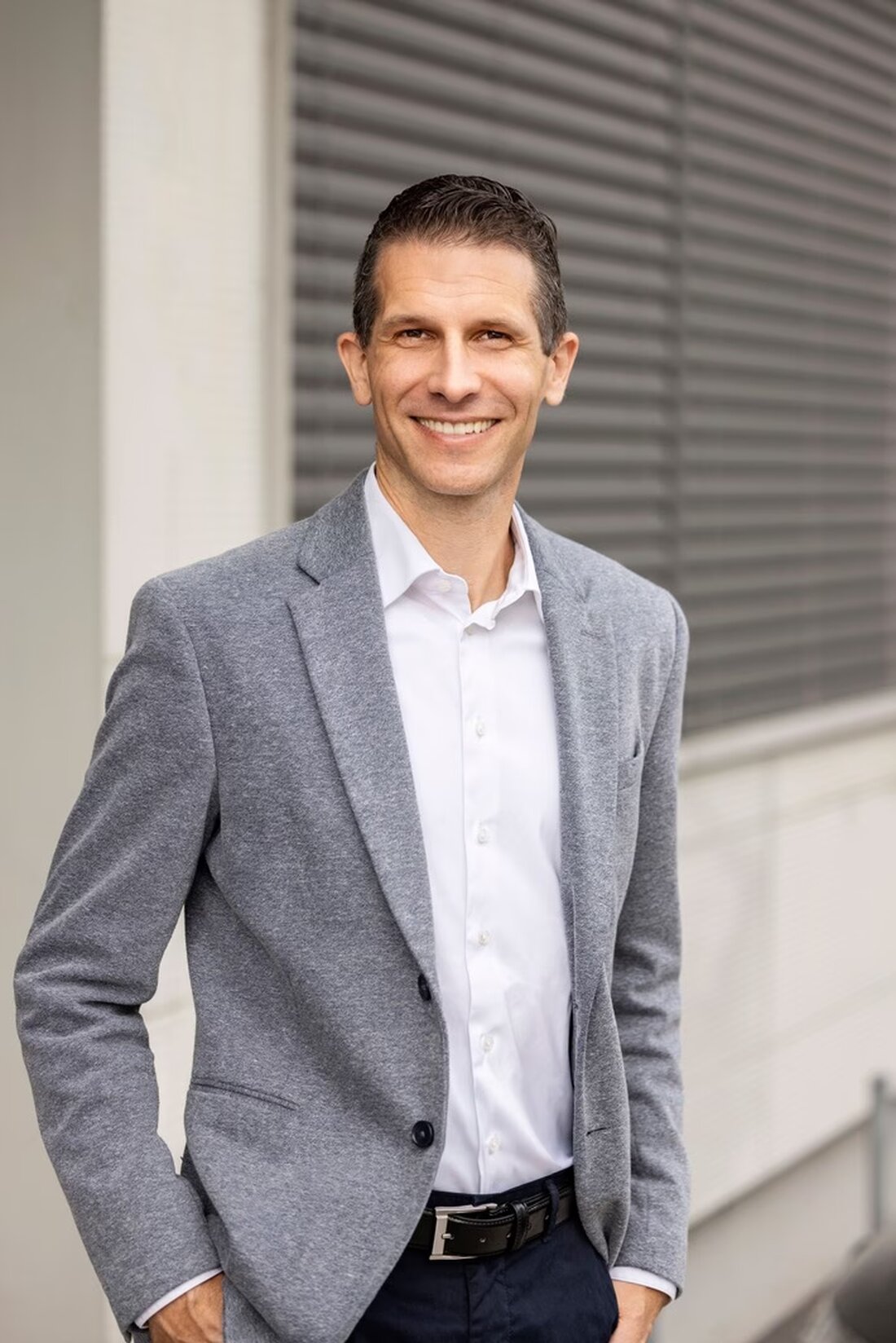 Allianz Suisse kündigt zum 1. Januar 2026 den Wechsel in der Geschäftsleitung an: Patrick Maurer wird neuer COO, Nachfolgerin Agata Przygoda nimmt Auszeit.