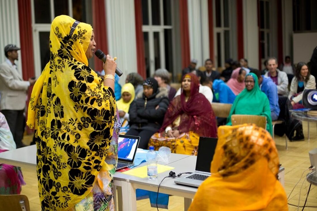 Das Netzwerk gegen Mädchenbeschneidung feiert zehn Jahre Engagement in der Schweiz. Stärkung regionaler Anlaufstellen für betroffene Mädchen und Frauen wird diskutiert.
