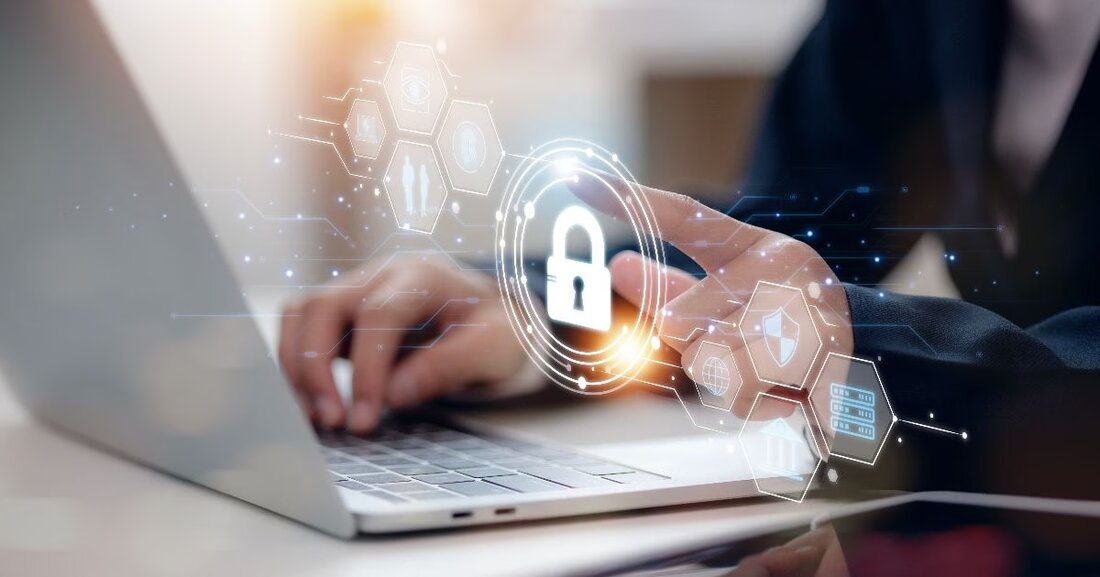Der Regierungsrat des Kantons Zug präsentiert die Cybersicherheitsinitiative zur Stärkung digitaler Sicherheit und Resilienz.