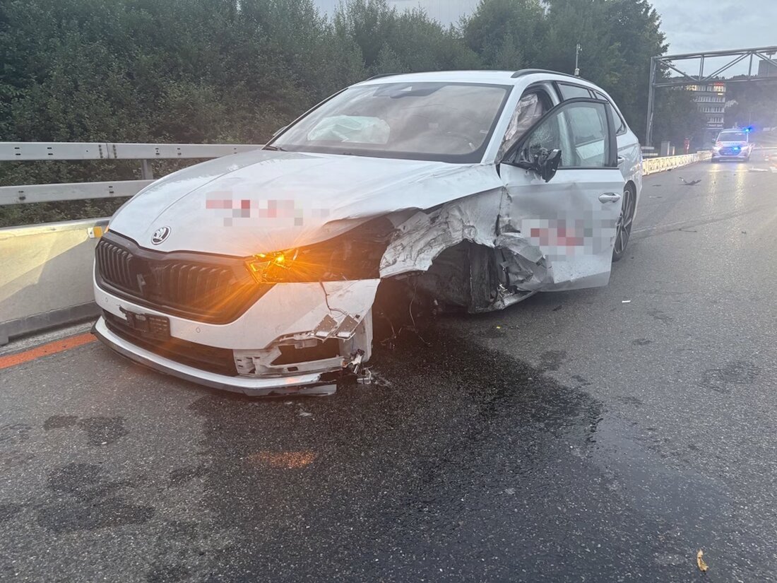 Am Mittwochmorgen kam es auf der A1 bei St.Gallen zu zwei Unfällen, die lange Staus im Pendlerverkehr verursachten.