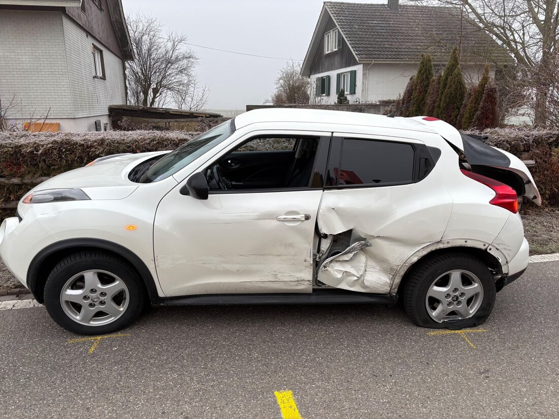 In Wittenwil ereigneten sich am Dienstagmorgen zwei Verkehrsunfälle in einer Baustelle, bei denen fünf Autos beteiligt waren und vier Personen leicht verletzt wurden.