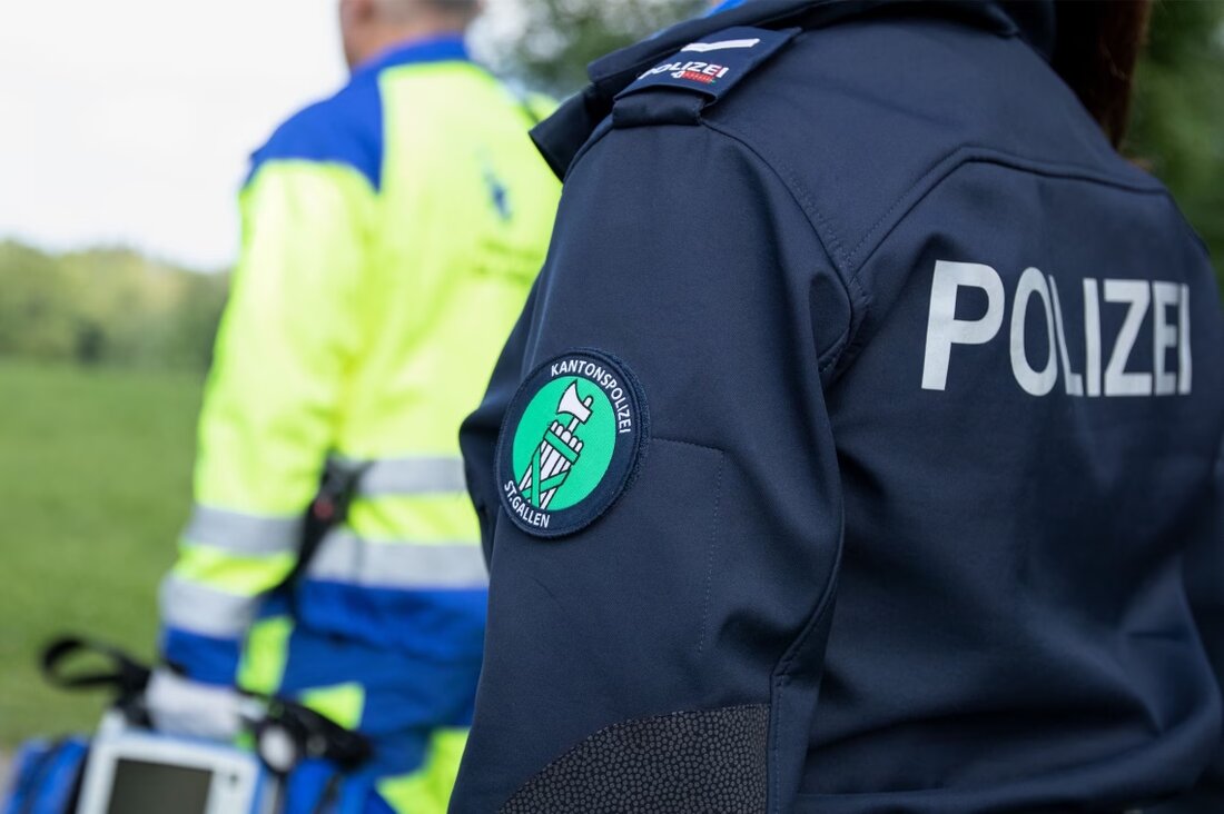 Am 07.08.2025 kam es auf der Unterhaldenstrasse in Benken zu einem Verkehrsunfall zwischen zwei Velos, bei dem beide Fahrer verletzt wurden.