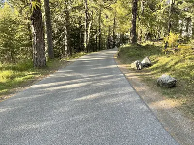 Fahrradfahrer verletzt: Kollision mit Shuttle-Bus in Val Fex!