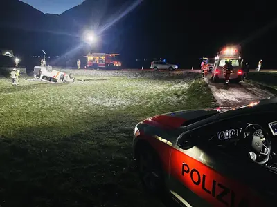 Schrecklicher Unfall in San Vittore: Fahrer verletzt nach Überschlag!