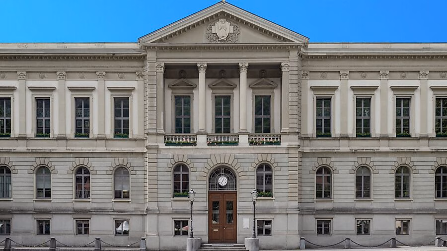 Regierungsrat setzt neue Lohnverordnung: Was ändert sich für Angestellte?