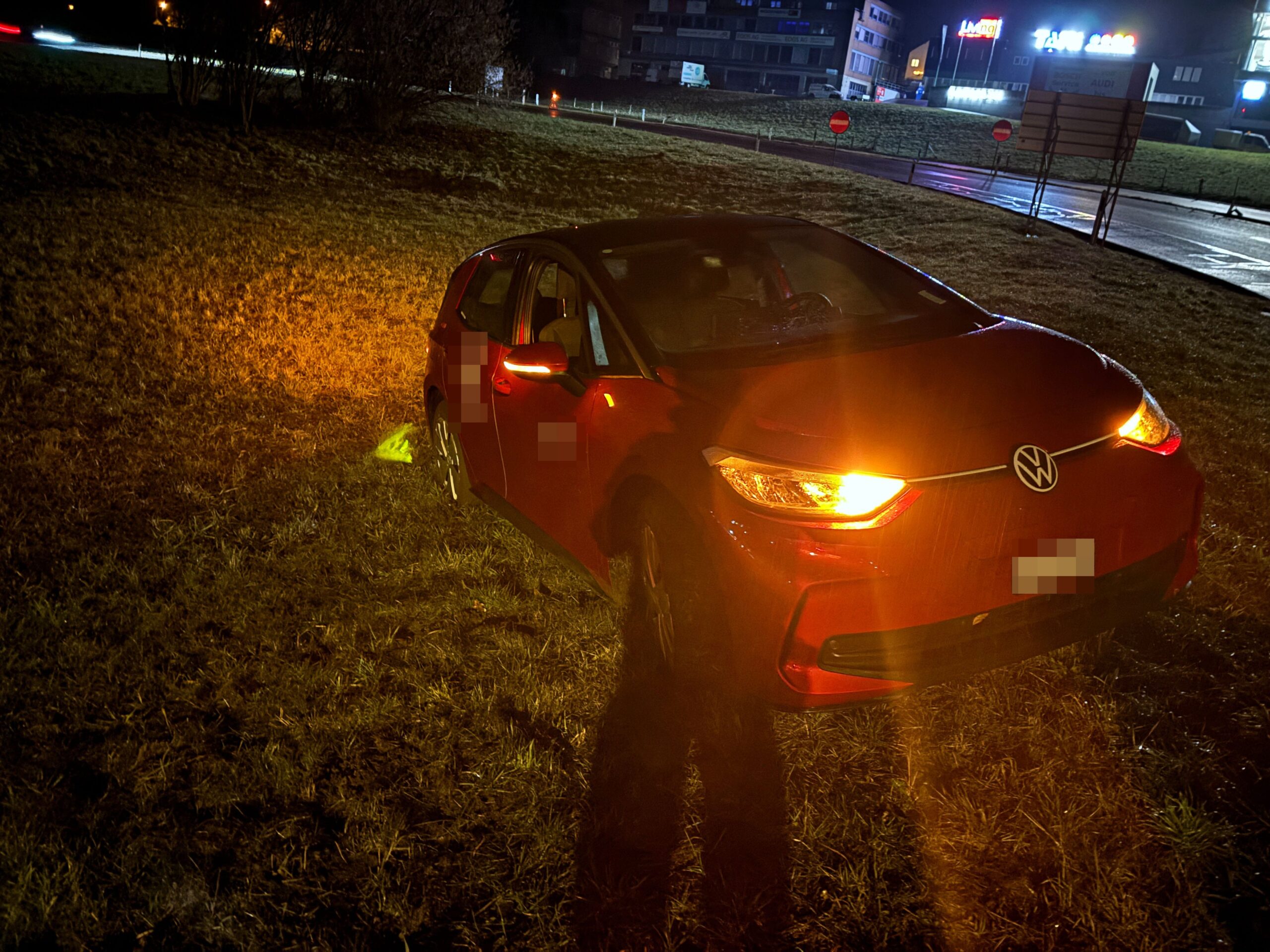 Alkoholisierter Fahrer verletzt: Chaos auf A1 bei Münchwilen!