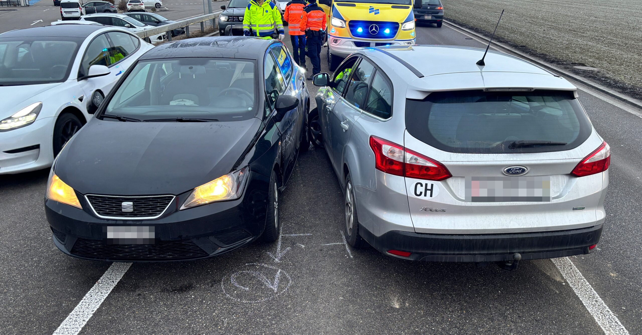 Autofahrer nach Zusammenstoß in Rickenbach ins Spital gebracht