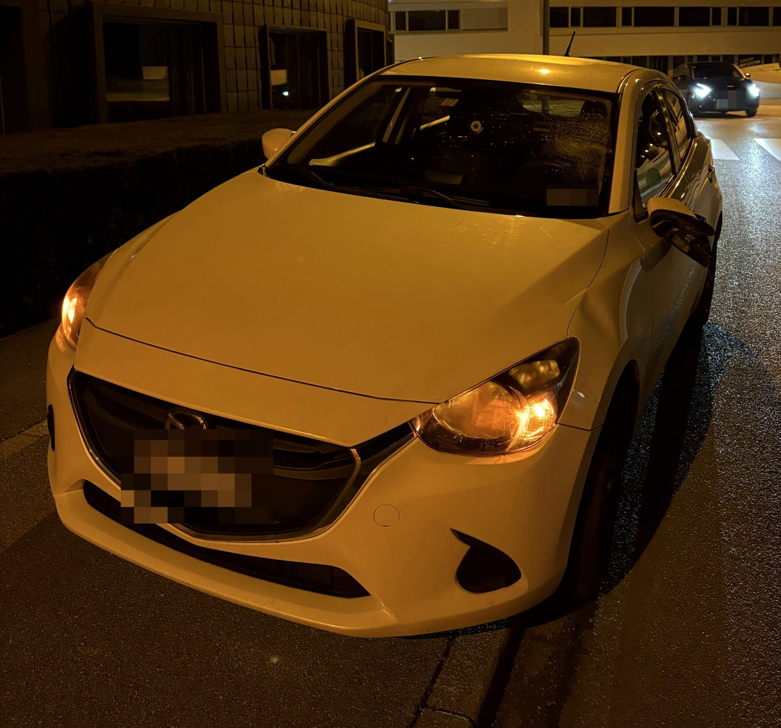 Bottighofen: Betrunkene Fahrerinnen rammt Fussgänger auf Zebrastreifen!