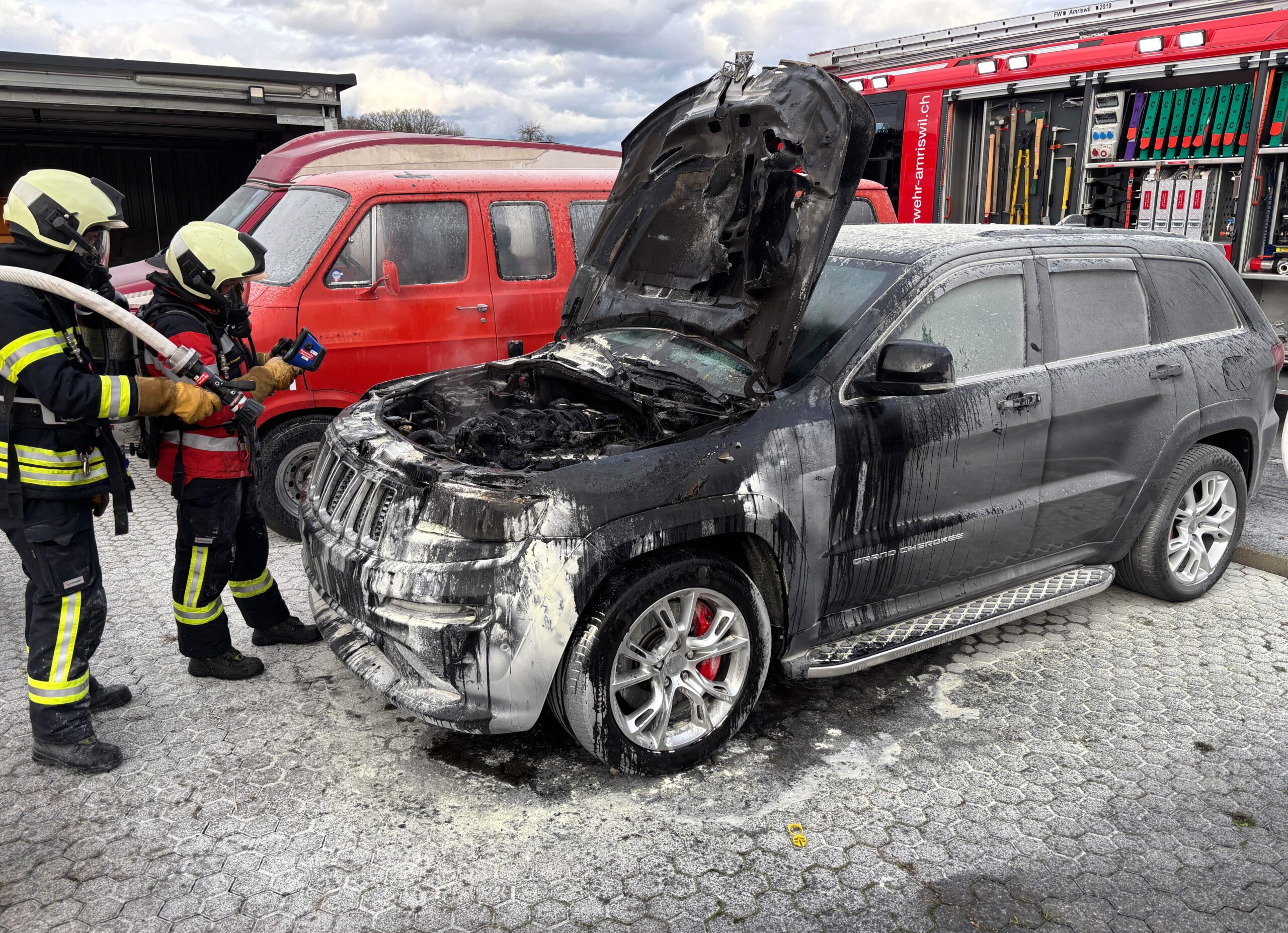 Technischer Defekt: Pkw-Brand in Amriswil verursacht hohen Sachschaden