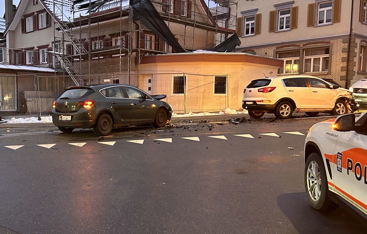 Totalschaden nach Kollisionen in Heiden und Hundwil – Fahrgäste unverletzt!