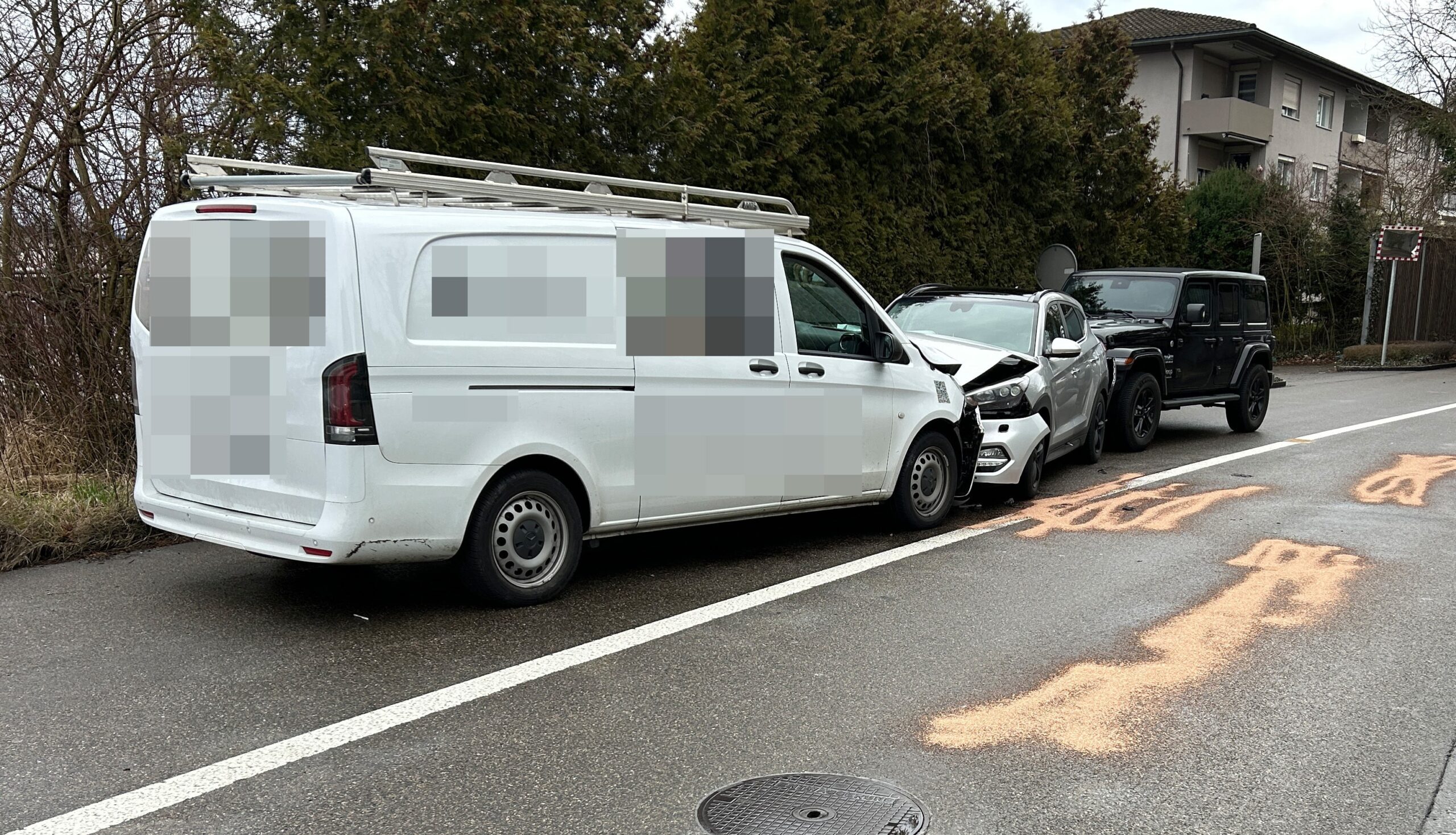 Verkehrsunfall in Kreuzlingen: Zwei Verletzte und hoher Sachschaden!