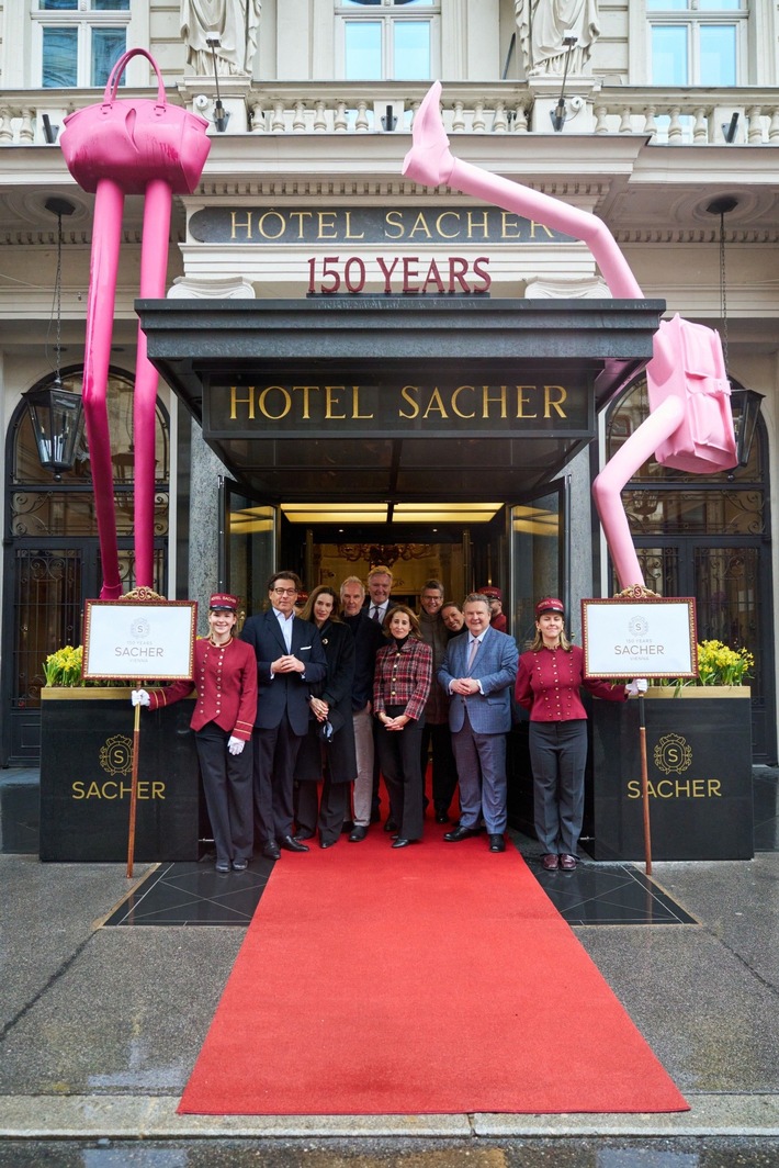 150 Jahre Hotel Sacher: Jubiläum mit grandiosen Skulpturen eröffnet!