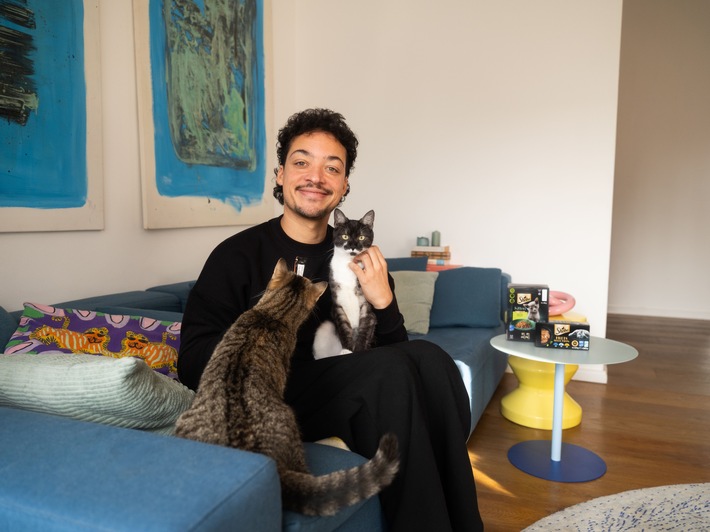 Aurel Mertz enthüllt: So verehrst du deine Katze richtig!