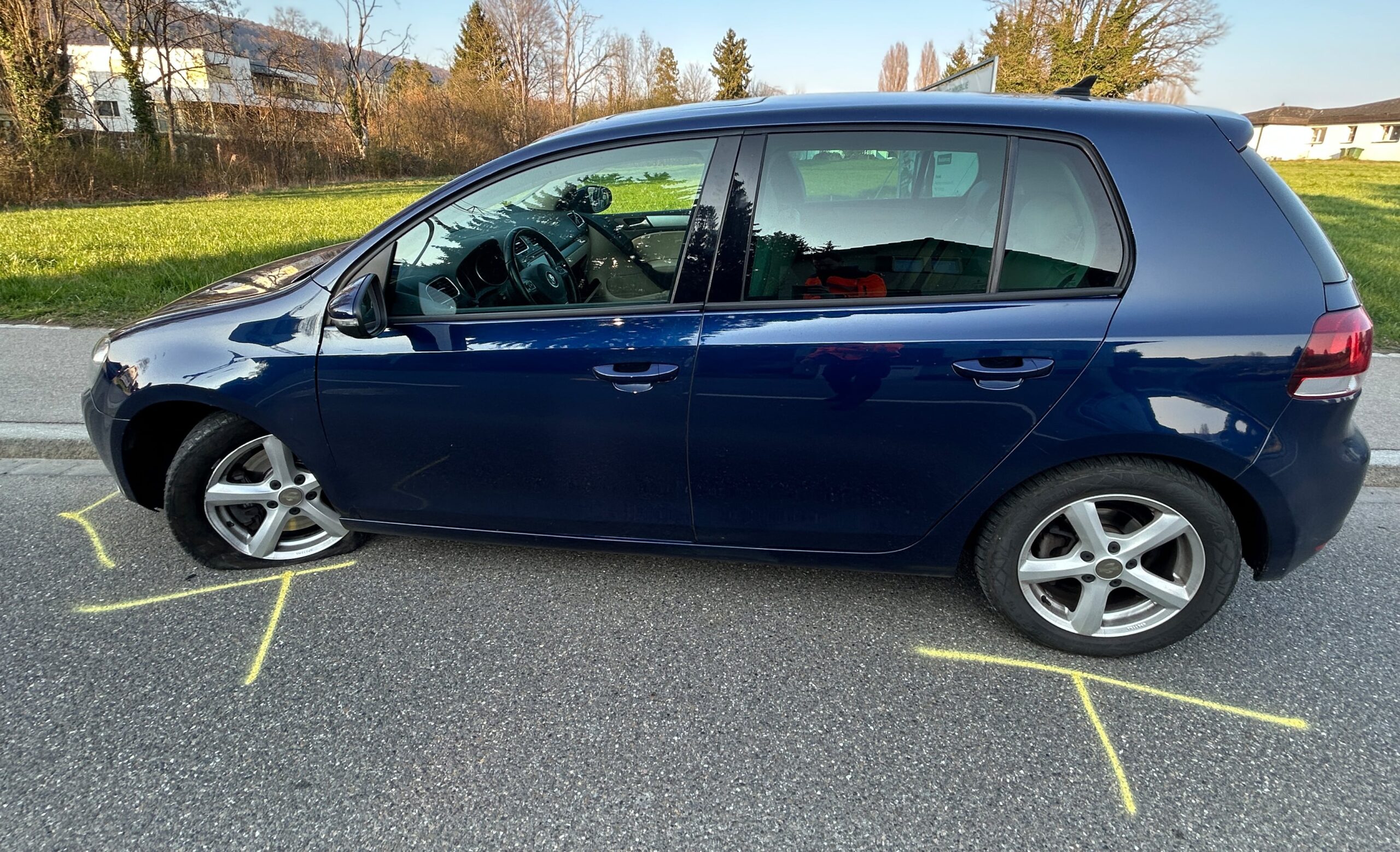 Fahrunfähiger Autofahrer sorgt für Unfall in Eschenz – Führerausweis weg!