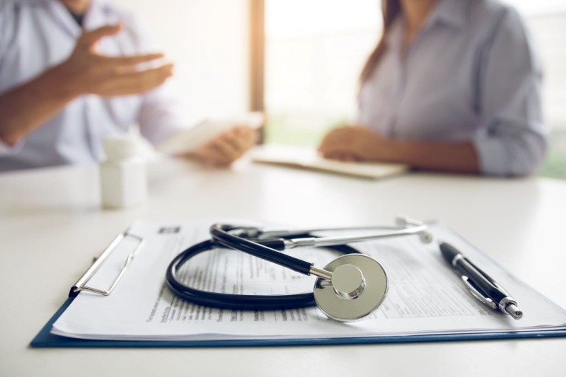 Freiburgs Haushalt unter Druck: Neue Pläne für Krankenkassenprämien!