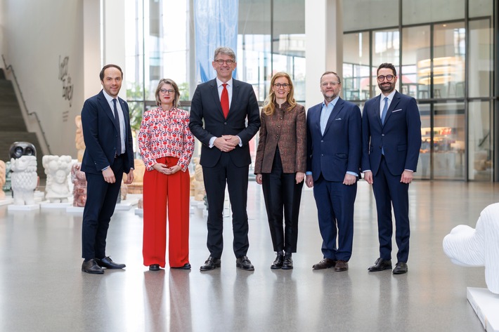 Kulturminister in München: KI revolutioniert Kunst und Kreativwirtschaft!