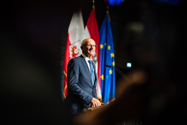 Medienwende in Tirol: Europäischer Gipfel diskutiert Herausforderungen!