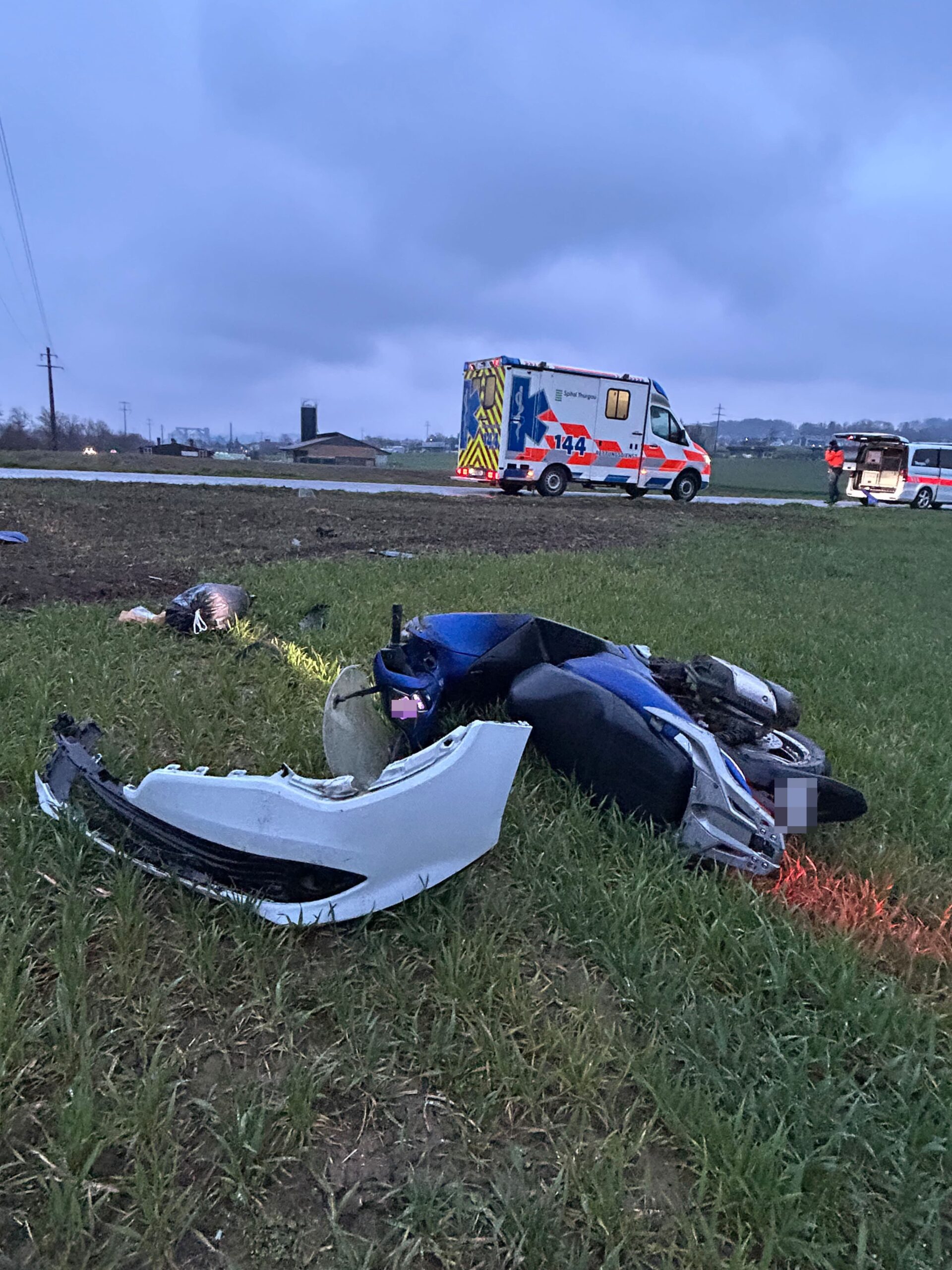 Motorradfahrer bei Kollision in Islikon verletzt – Polizei ermittelt!