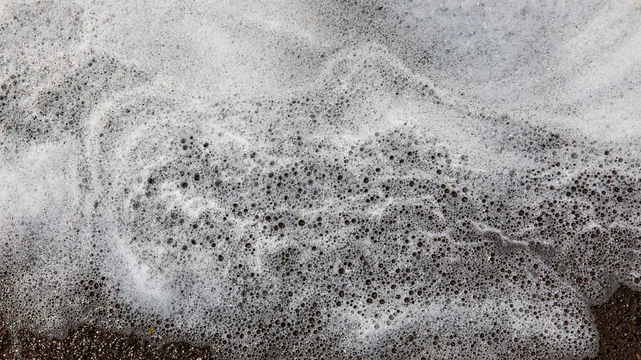 PFAS-Alptraum: Glarus kämpft gegen unsichtbare Umweltgefahr!