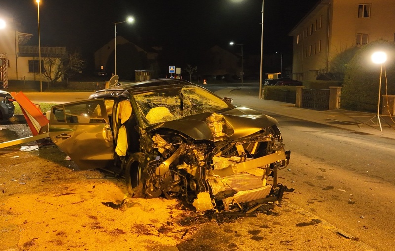 Schwere Kollision in Attalens: Drei Verletzte bei dramatischem Unfall!