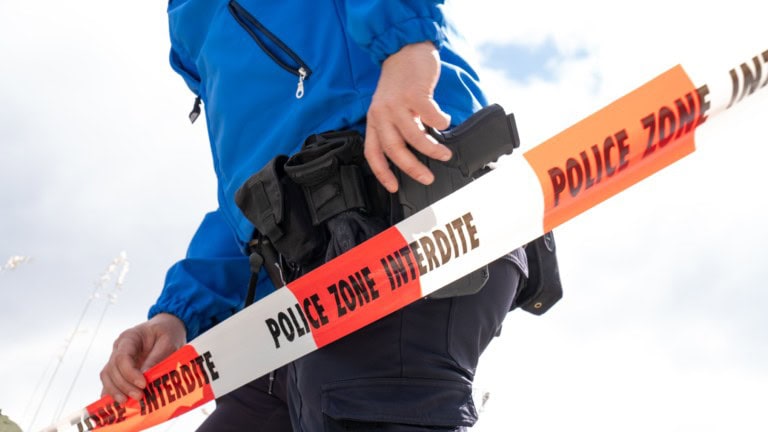 Blutige Auseinandersetzung am Bahnhof Sitten: Zwei Verletzte, drei Festnahmen!