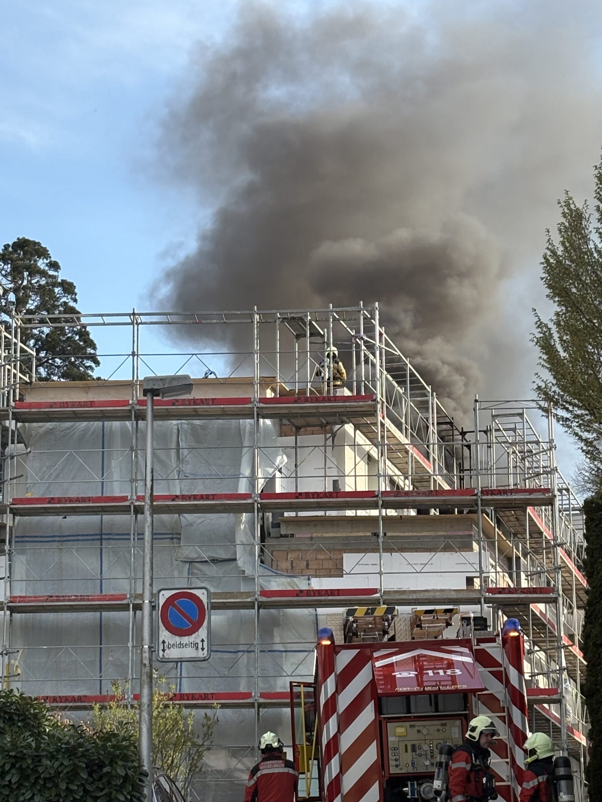 Großer Baustellenbrand in Kreuzlingen: Dramatische Rauchschwaden!