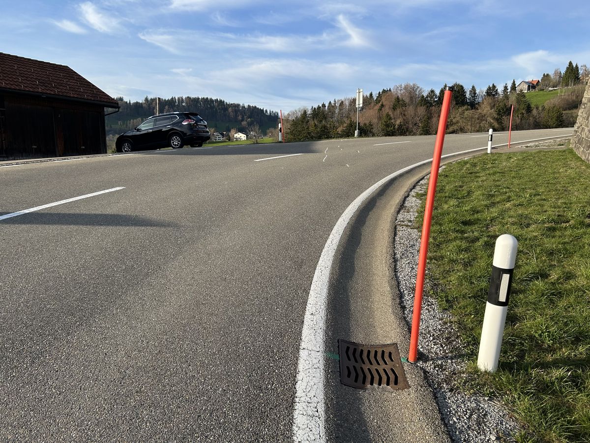 Motorrad-Unfall in Rehetobel: 63-Jähriger stürzt nach Kollision!