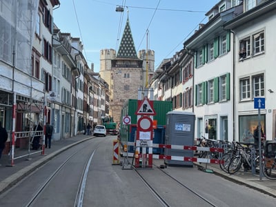 Verkehrschaos in Spalenvorstadt: Radfahrer ignorieren Umleitung!